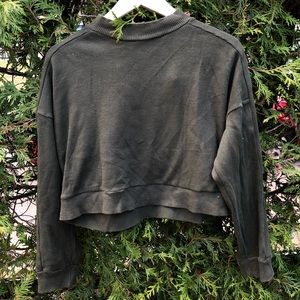 Mock neck long sleeve crop top